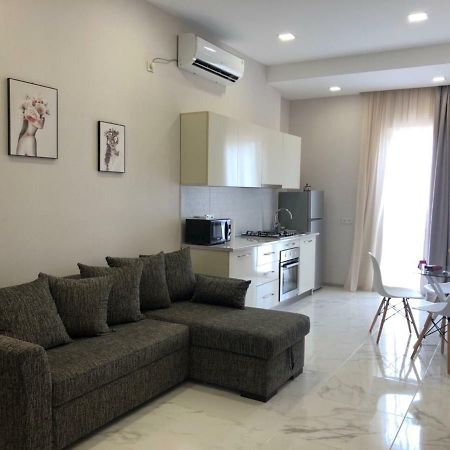 Modern Apartment Kutaisi Esterno foto