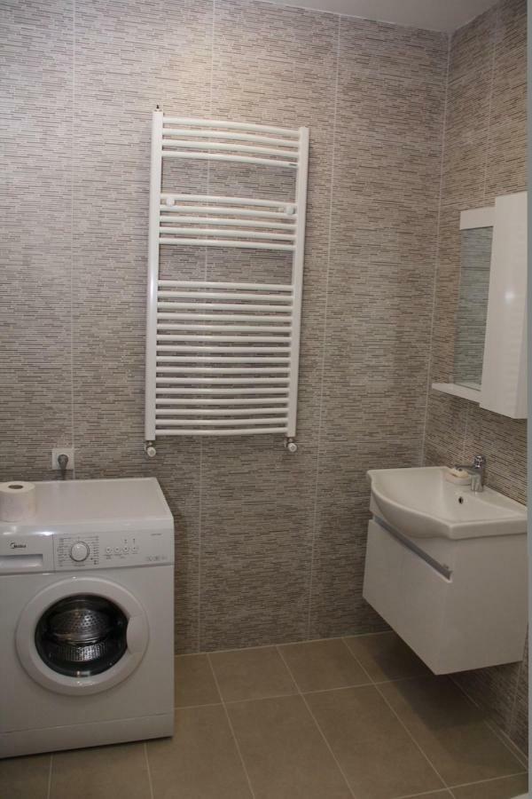 Modern Apartment Kutaisi Esterno foto
