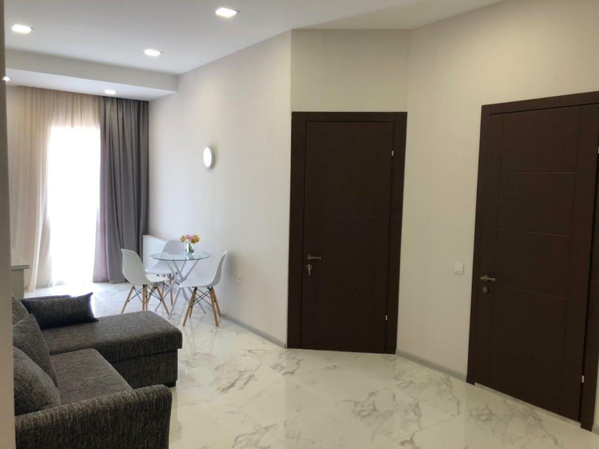 Modern Apartment Kutaisi Esterno foto