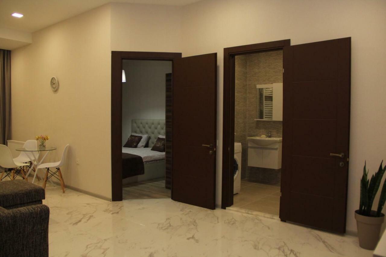 Modern Apartment Kutaisi Esterno foto