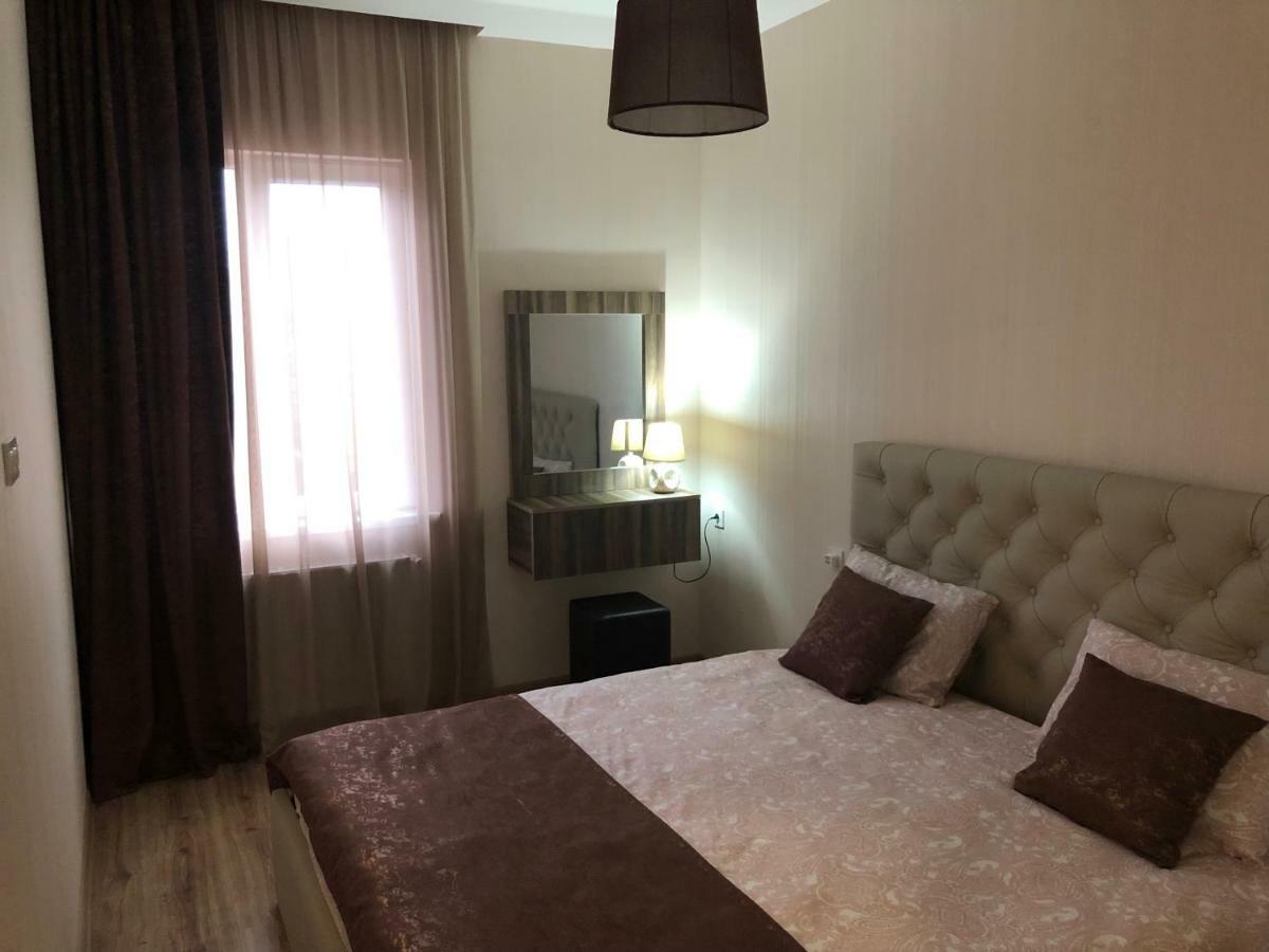 Modern Apartment Kutaisi Esterno foto